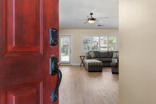 Relaxing 4BR 2BA Sleeps 8 Family Friendly