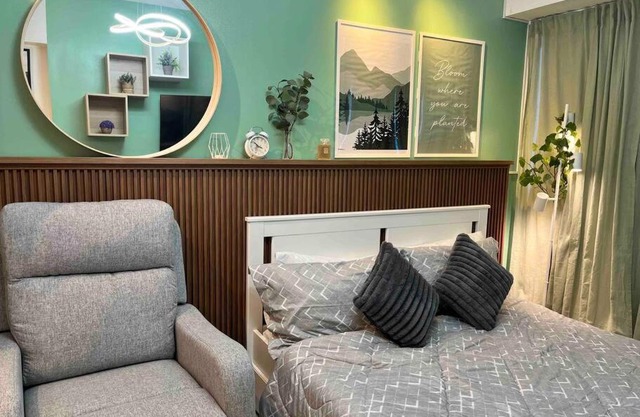 Relaxing and Cozy Unit at The Residences