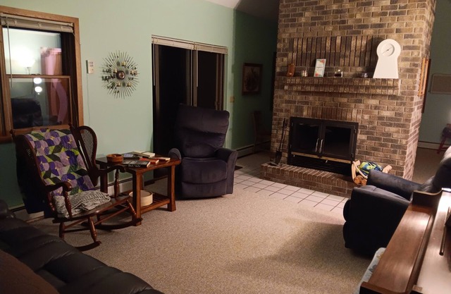 Relaxing and Invigorating 5-bedroom Lakeside Home on Elm Island Lake near Aitkin