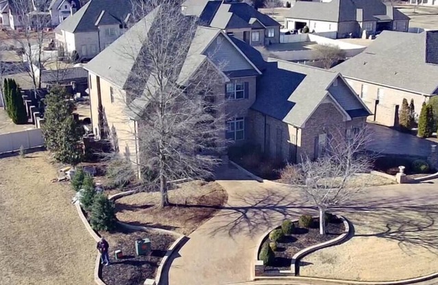 Relaxing Athen’s Pool Oasis