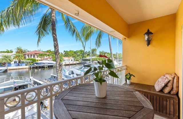 Relaxing Beach Apt in las Olas Blvd
