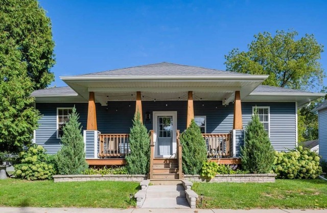 Relaxing Downtown 2BR Abode