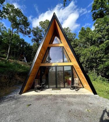 Relaxing Getaway Earth Cabin