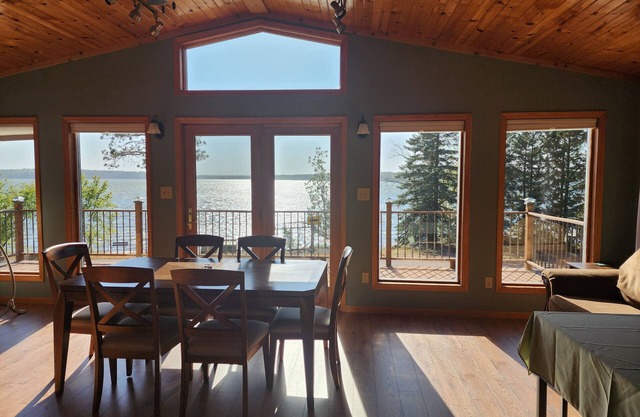 Relaxing Lake House!