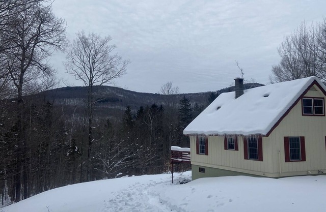 Relaxing retreat in the mountains 20 min to Killington