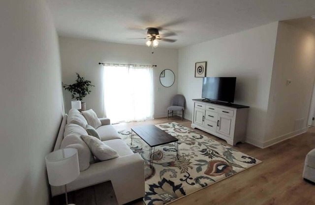 Relaxing Retreat Near Werner Park & Shops