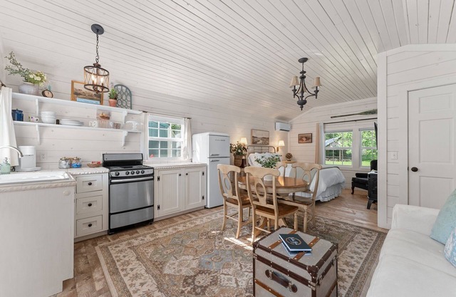 Relaxing Retreat | Woods, WiFi, Porch, and Serenity