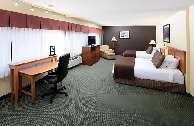 Relaxing Stay! 2 Pet-friendly Units, Pool, Near Conrad Mansion, FREE Parking!