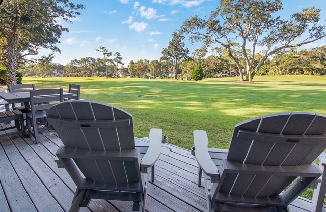 Relaxing Townhouse Villa on Golf Course- Near Beach, Pool, Pickleball, & Tennis