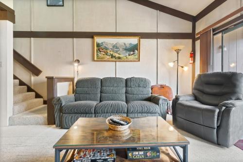 Relaxing, Well Furnished Condo! - Creekside #29