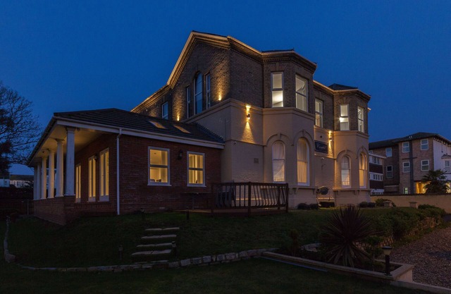 Remaotel Seafield Court Apartments