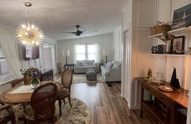 Remodeled 2b/2b on quiet cul-de-sac