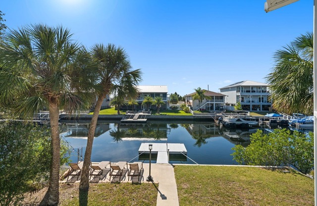 Remodeled Waterfront Home Direct Gulf Access. Fishing, Boating, Scallop Paradise