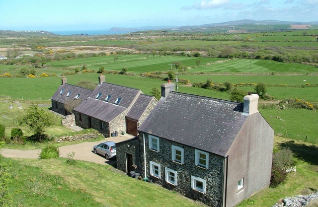 Remote Peaceful Cottage. Great for families. Panoramic Views & Skies. Fresh Air.