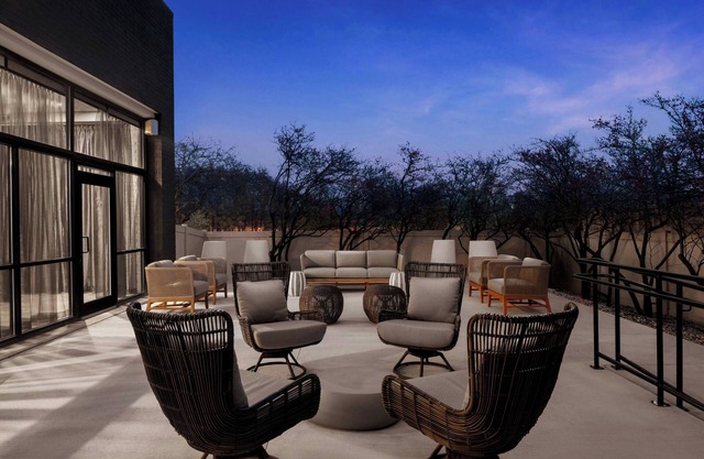 Renaissance Chicago North Shore Hotel