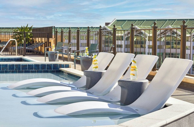 Renaissance Mobile Riverview Plaza Hotel