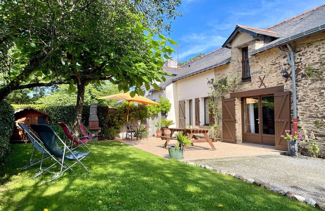 Renovated Cottage with Garden, Game Room, Near Nantes-Brest Canal, Sleeps 9
