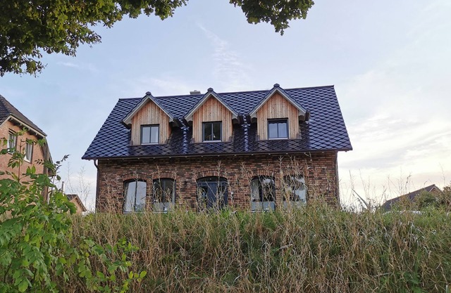 Renovated country house, stylishly furnished, located on the Elbe near the city