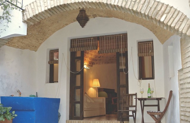 Renovated 17th Century Townhouse, With Patio And Roof Terrace