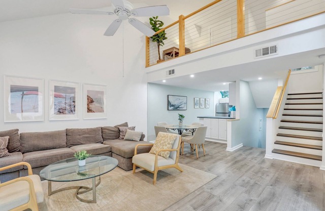 Renovated pet-friendly villa steps from pool and tennis courts