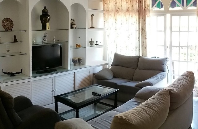 RENT A 5 MIN BEACH HOUSE
