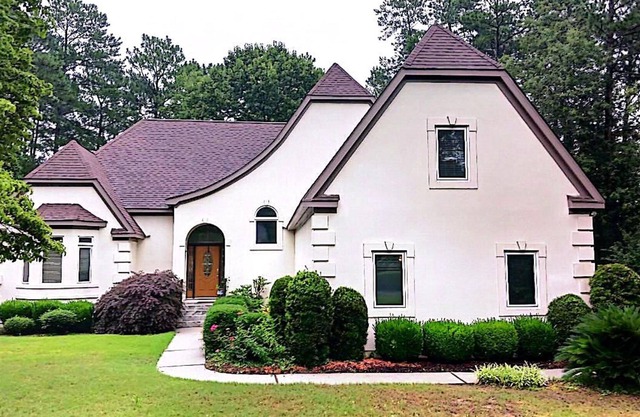 Rent for Master’s Week - Golf course view in lovely gated community.