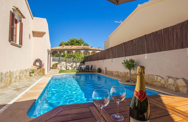 Repost - Cozy vacation home with private pool 120 meters from the beach