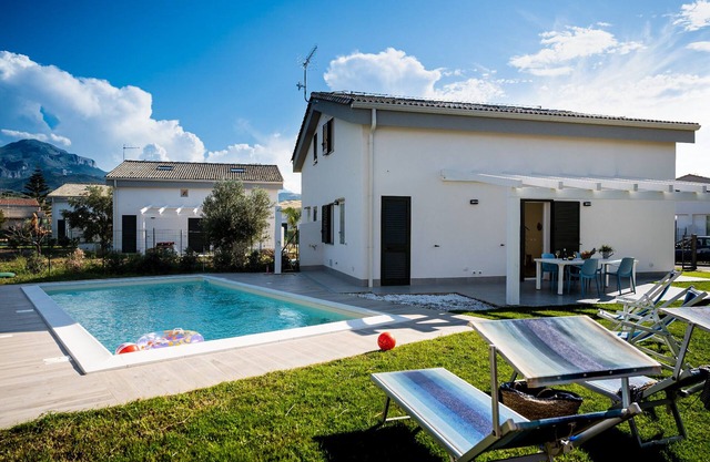 Residence Salinelle Beach VILLA LIPARI 1 with POOL