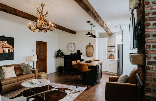 Residences on Main Issqueena Suite