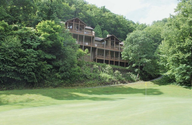 Resort Condo with Air Hockey/Ping Pong Table, Amenities and 1 dog permitted!