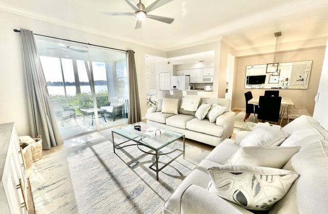 Resort Life in Heritage Palms - Golf Paradise