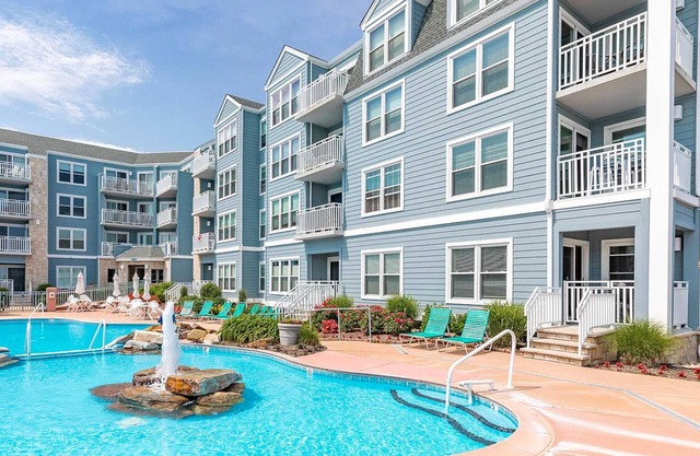 Resort Seapointe Village Heated Pool, 1st Floor, Wildwood Crest Diamond Beach NJ
