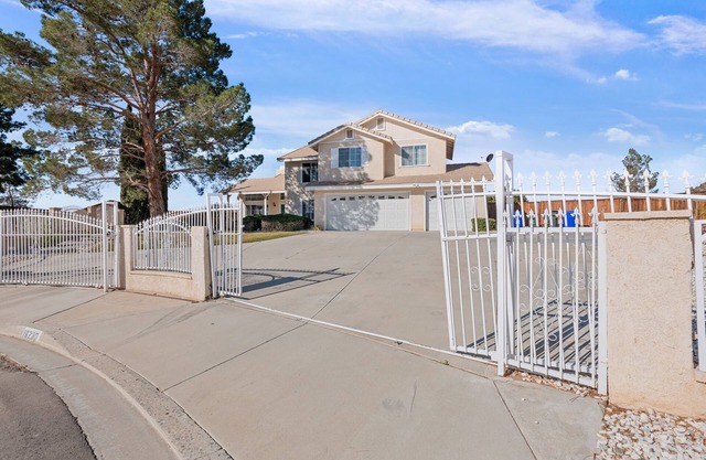 Resort Style House In High Dessert
