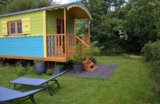 Rest and well-being in a comfortable gypsy caravan 1/2 hour from Honfleur and Rouen
