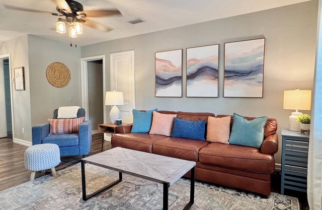 Restful Retreat! 4 Beds, Sleeps 6, Close to VSU & Wild Adventures