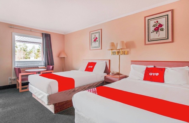 Restful Suburban Spot w/Full Beds + Parking Near Tobacco Campus