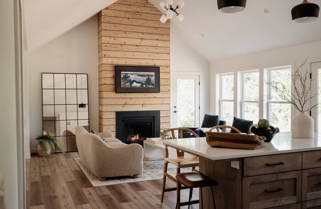 Retreat Azure with Outdoor Hot tub - Mins to Egg Harbor Marina