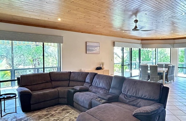 Retreat on Estuary !nHuge waterfront residence for large groups to enjoy