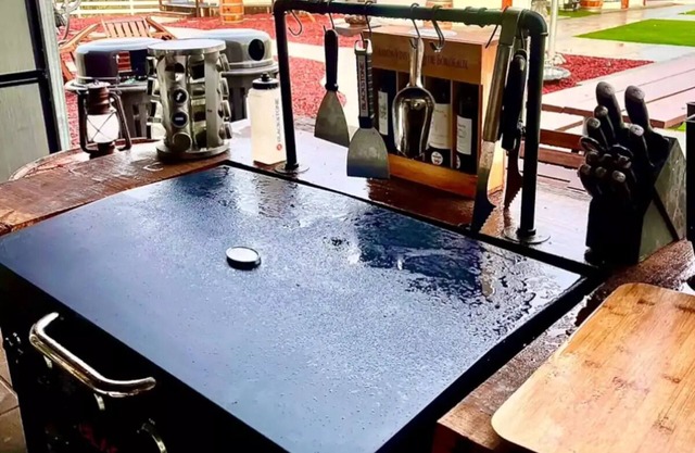 Retreat/weddings/events sleeps 18