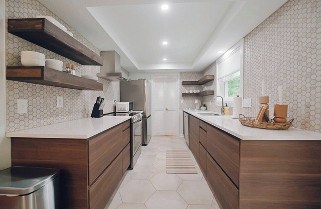 Retro Charm and Modern Comfort in Fishers