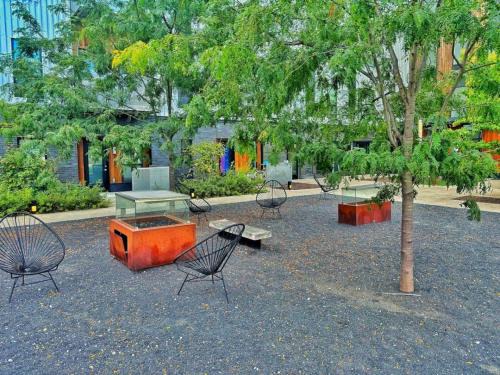 Retro Elegant Studio (136)