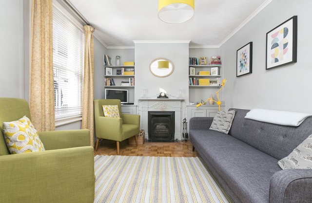 Retro Modern Cottage In The Heart Of Sandwich; 5 Mins Drive To Sandwich Bay