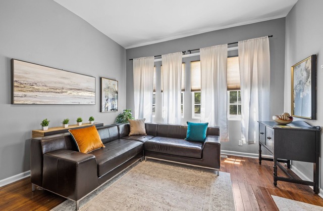 Retro Raleigh Downtown Flat Unit B~EV Chargers