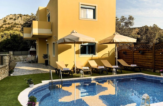 RETRO VILLAS-5 MIN FROM LINDOS-UP TO 8 PEOPLE-POOL(DELUXE)