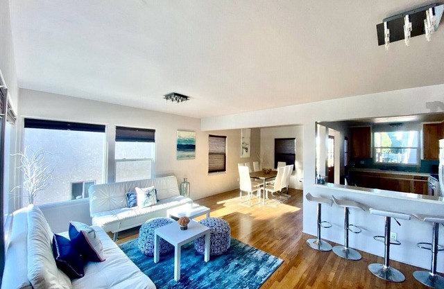 RetroMod with Ocean Beach Views 2Bedroom Great Patio and Backyard sleeps 8