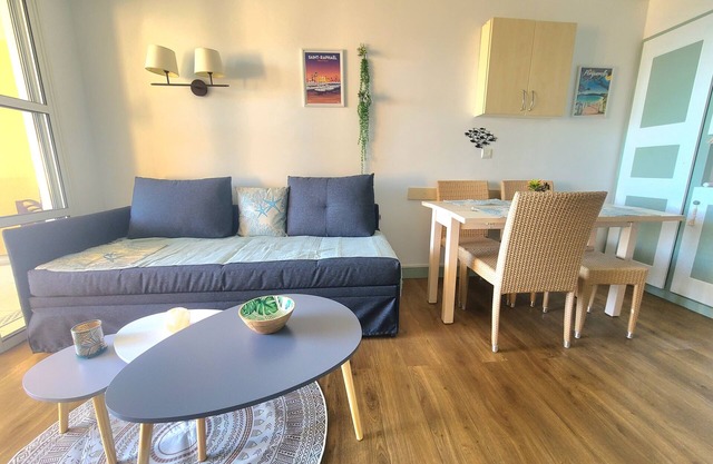 Rev'Azur Vue mer, Clim,lave linge, frigo+congélateur, Fibre, Centre Village (C2)