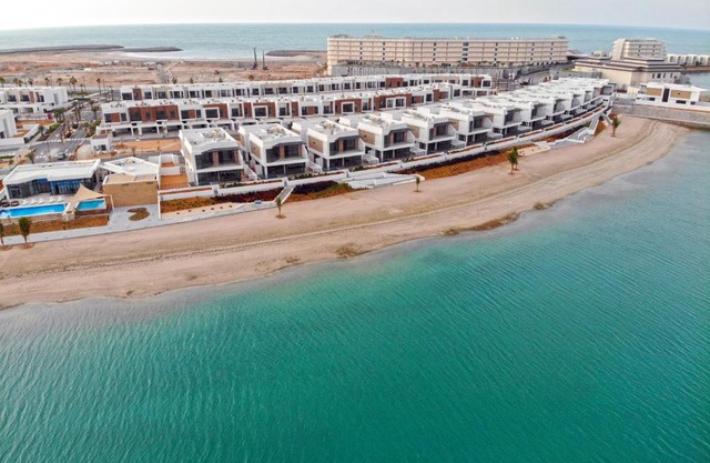 RH- 4BR Luxurious Villa with Private Pool, beach access