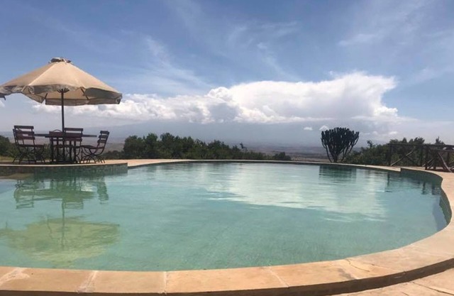 Rhino Watch safari Lodge