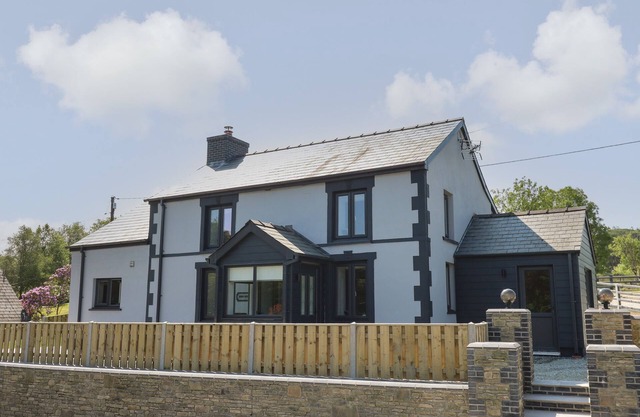 RHIWMYNACH, family friendly, country holiday cottage in Aberystwyth