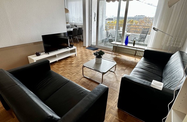 Right at the Top in Oberkassel! NEW BATHROOM & KITCHEN!